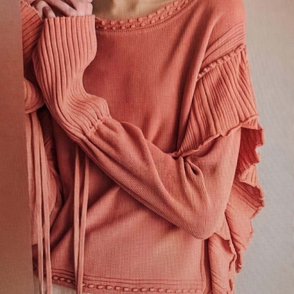 Rebecca Taylor Size S, Cream cotton sweater with soft ruffles front, back. - Picture 2 of 6